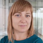 Dominika Lewandowicz - instruktorka zajęć plastycznych, malarka