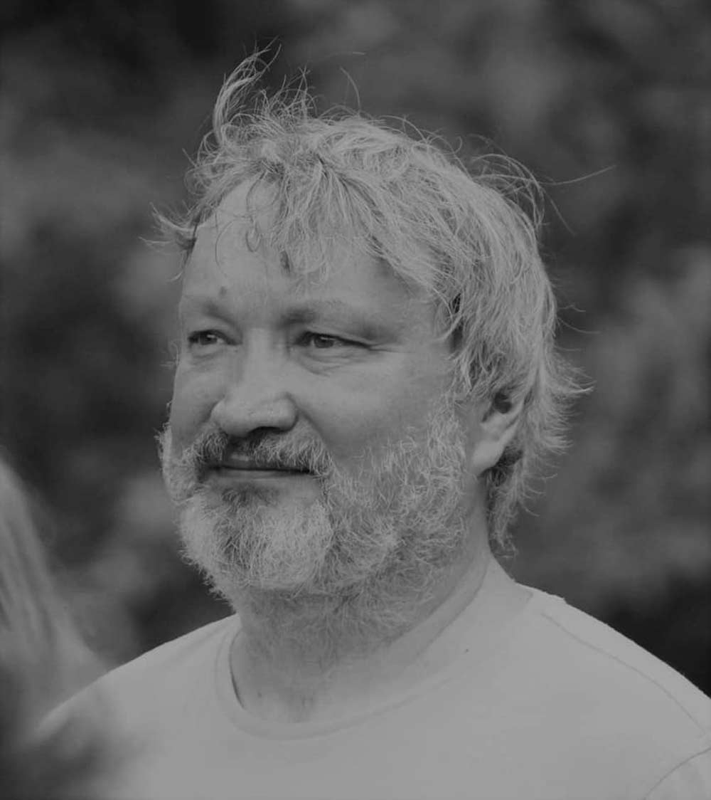 Artur Pastewka - instruktor zajęć z akwareli i rysunku technicznego