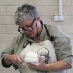 Wanda Wolf, instruktorka ceramiki w OtwARTej Pracowni Plastycznej w Radzyminie