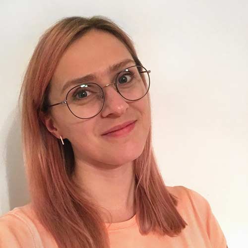 Lidia Wnuk, instruktorka w pracowni plastycznej Otwarta